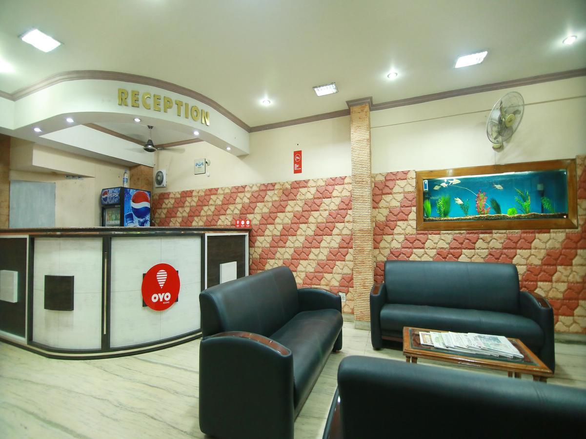 Oyo 4824 Hotel Star Kochi Esterno foto